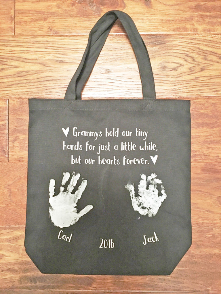 Little Page Turners: Mothers Day Handprint (and such) Apron