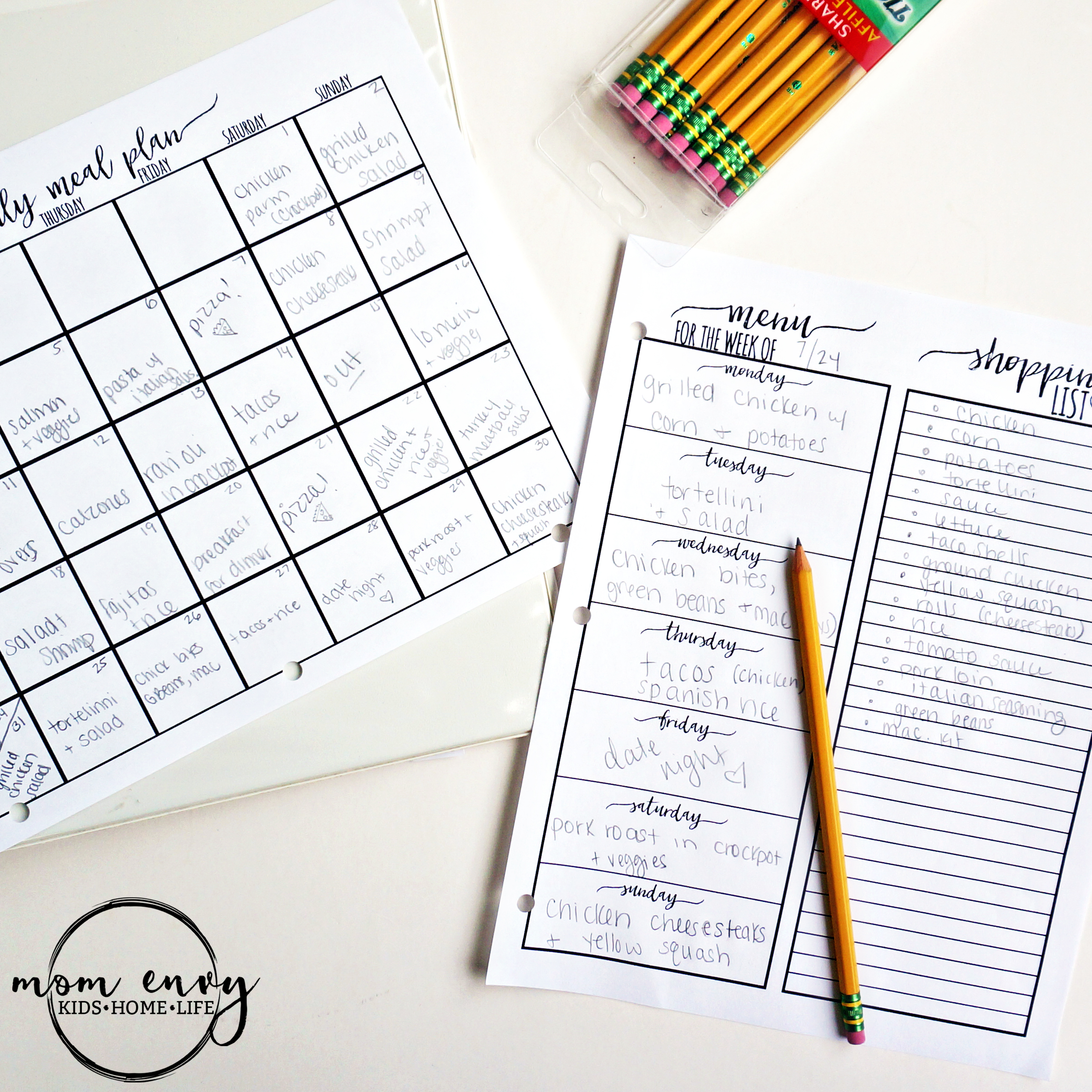 Meal Planning Printables - Get the The Ultimate Guide to Meal Planning. It has everything you need to stop the dinner struggle. Free shopping lists, free meal planning calendar, free weekly meal planners, and more! #organization #planneraddict #happyplanner