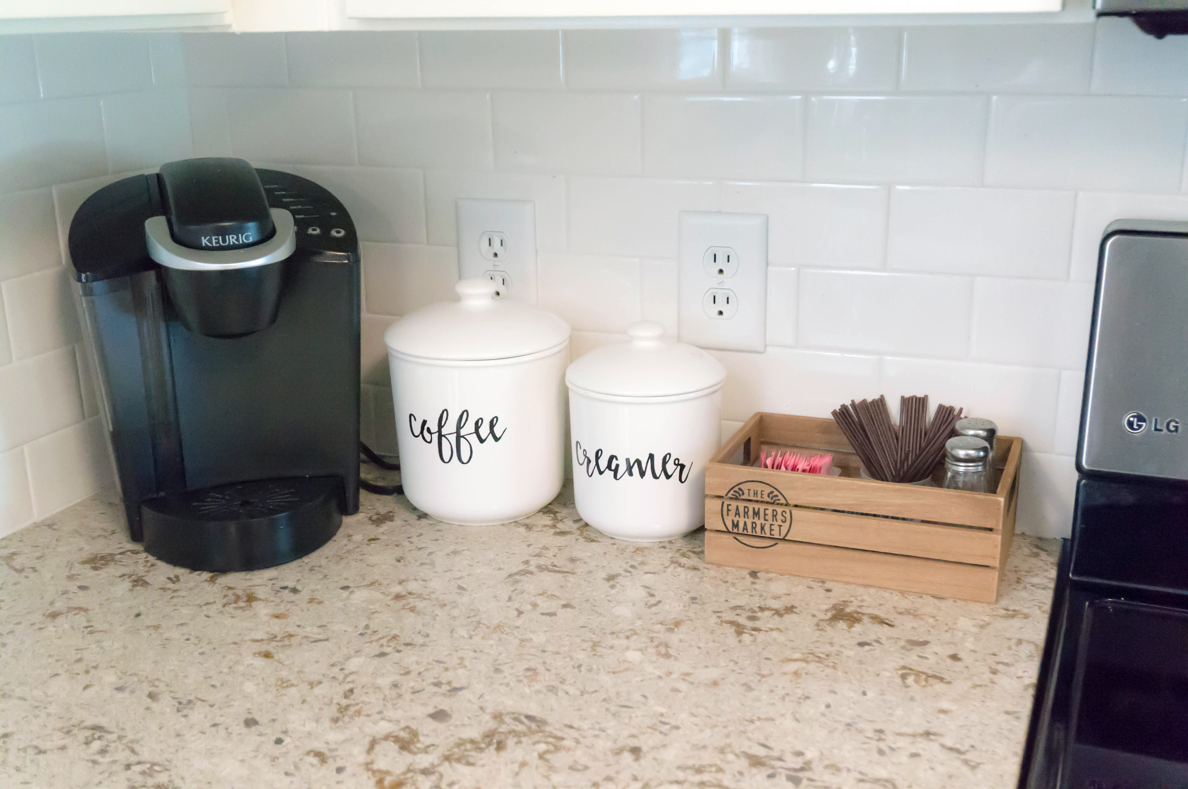 Farmhouse Kitchen. See how a 1980's kitchen was turned into a farmhouse kitchen. It was an inexpensive kitchen remodel. #farmhousekitchen #diykitchen #whitekitchen