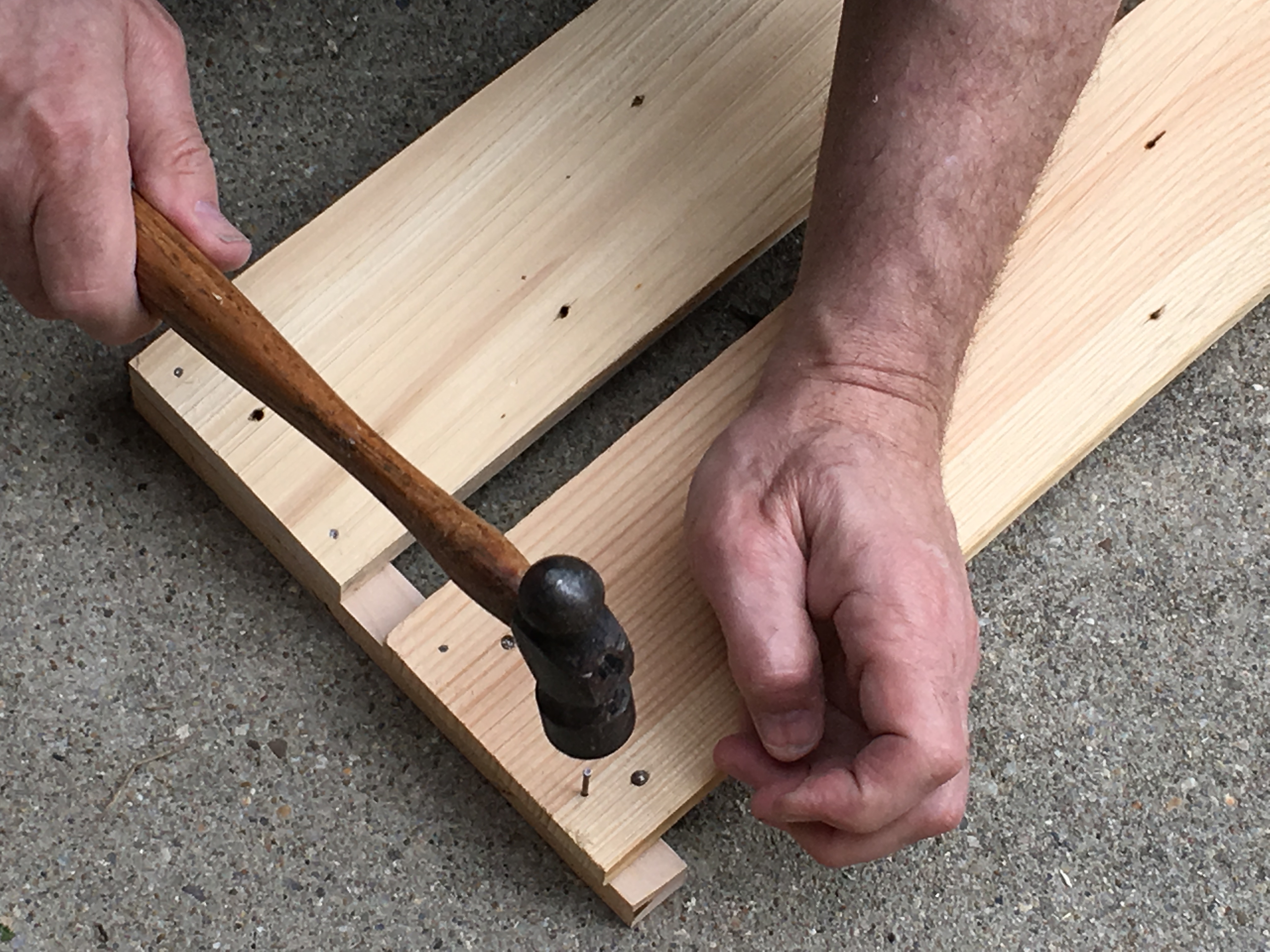 How to Build a Shelf in a Crate. Easy DIY crate project perfect for entertaining. #DIY #crate