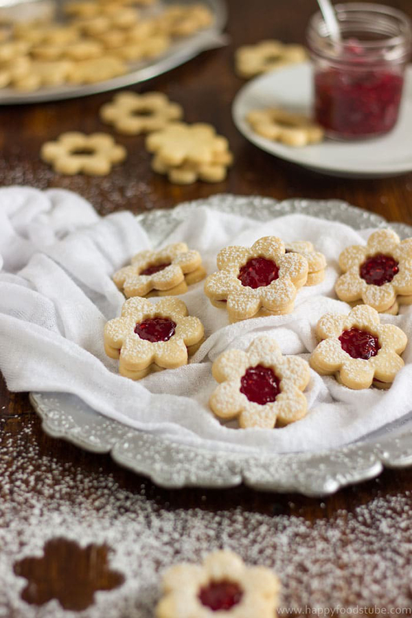 Homemade Linzer Cookies With Raspberry Jam Recipe Mom Envy