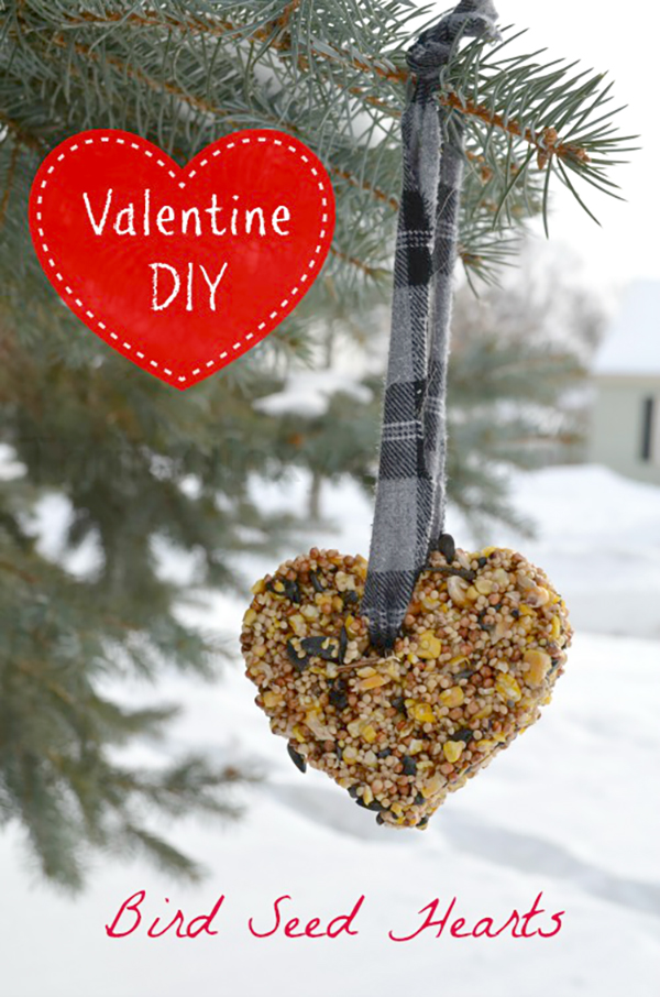 Valentine's Day Crafts for Kids. Lots of Valentine Craft Ideas for kids to do at class parties, at home, daycare, or more. #valentinescraft #valentinecraft #valentinecraftsforkids #kidscrafts