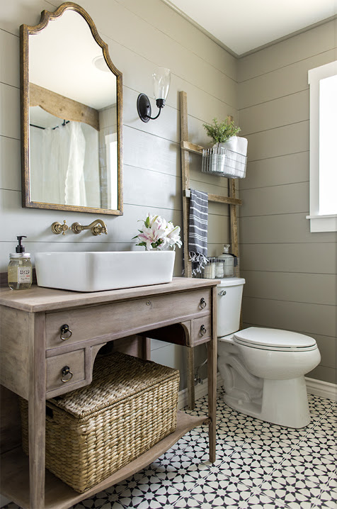 DIY Bathroom Remodel Inspiration photo. Beautiful farmhouse bathroom ideas. #farmhouse #farmhousebathroom