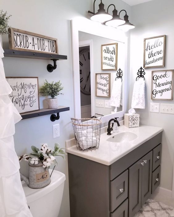 DIY Bathroom Remodel Inspiration photo. Beautiful farmhouse bathroom ideas. #farmhouse #farmhousebathroom