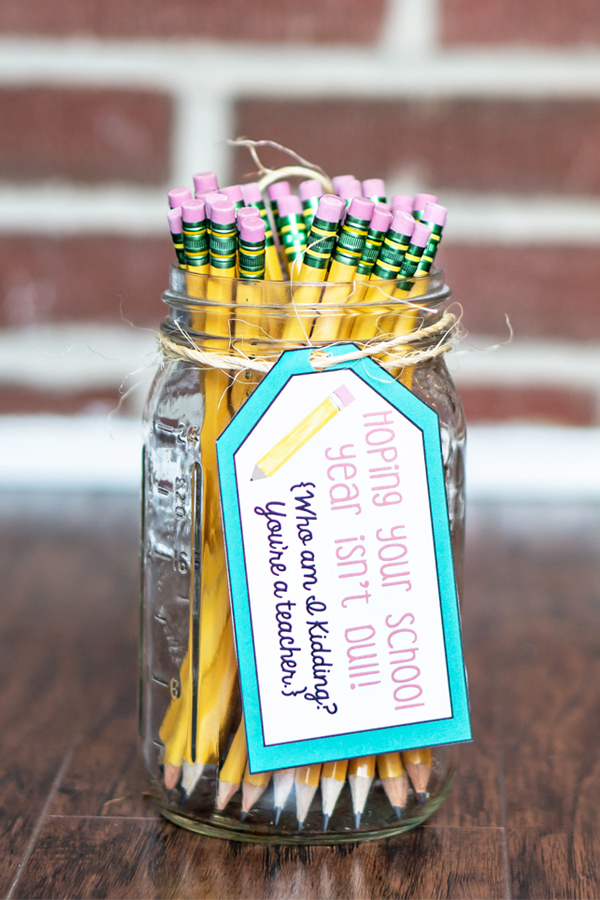 Welcome Back Gift for Teachers - Free Printable gift tag to go with pencils or a pencil sharpener. Get your free printable tags for teachers for Back to School! #backtoschool #teachergifts #freebies #freeprintables