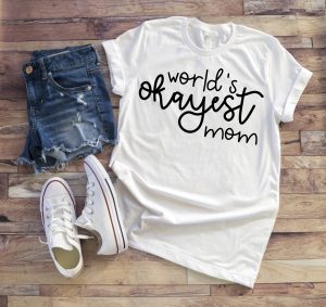 World's Okayest Mom SVG. Download this free World's Okayest Mom DVD and Silhouette files today. You can make your own t-shirts, mugs, and more! #silhouette #cricut #freesvg #svg