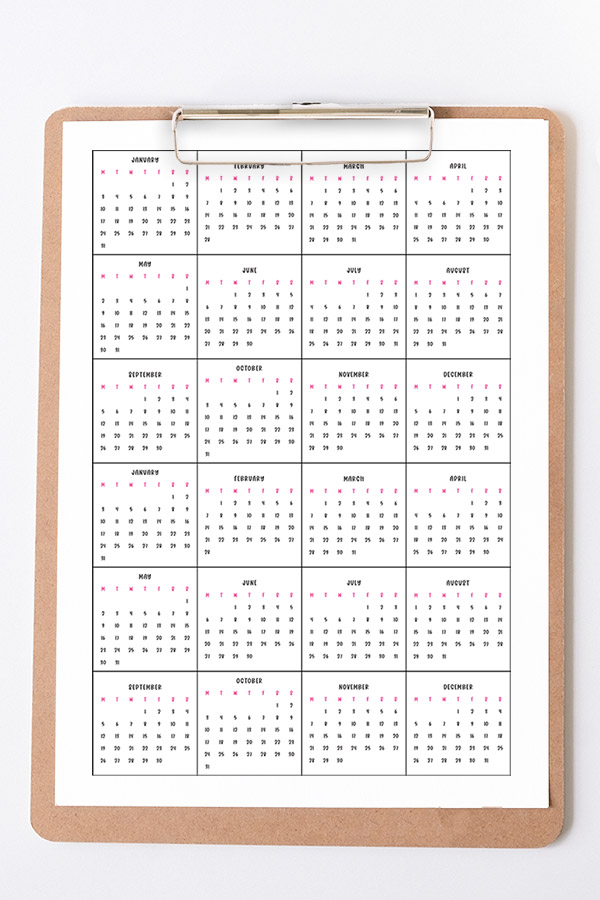 This image is to show an example of one of the mini calendar printables that you can download for free within this post.