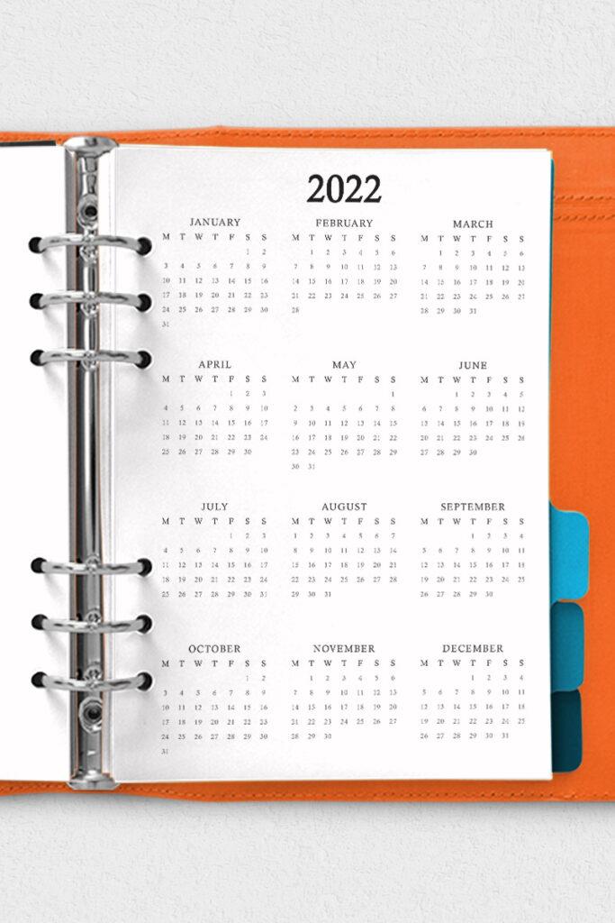 This image shows one of the 3 free 2022 calendars at a glance available to download at the end of this blog post. This shows the simple calendar.