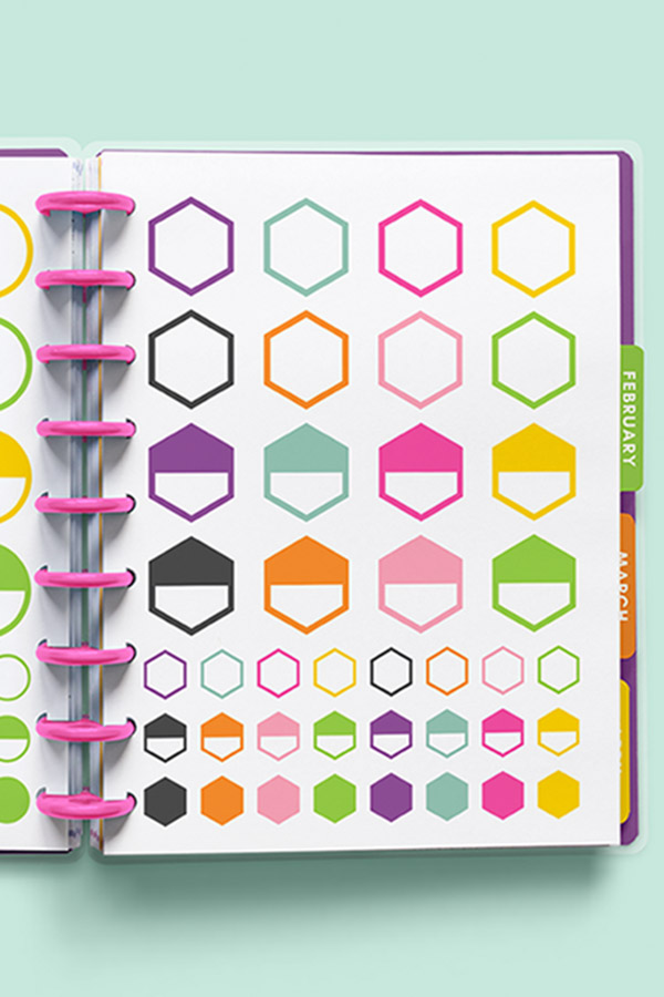 This is the image shows the free functional planner box and shape stickers that are available to download at the end of the post. You can download four pages of free functional planner stickers at the end of this post. This image shows you one of the four available pages to download.