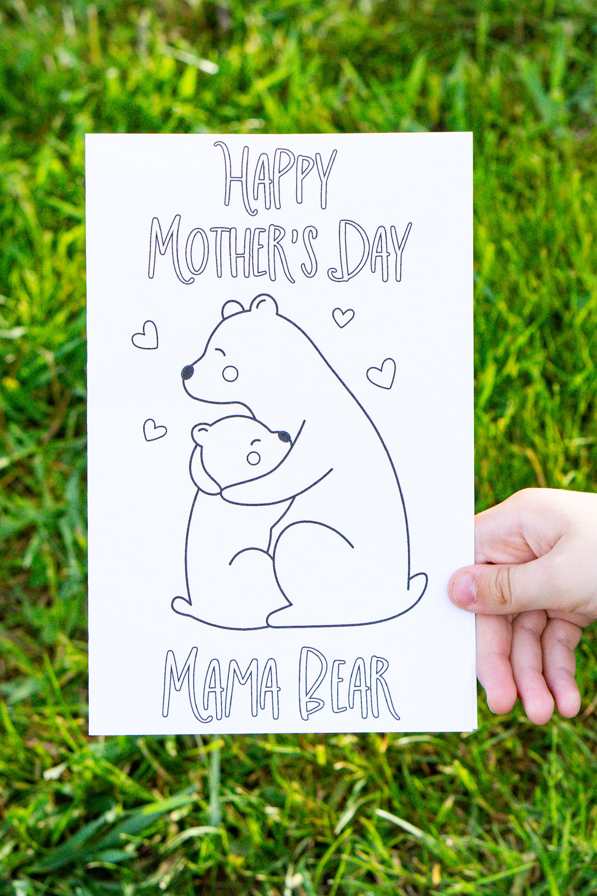 This is the picture of one of the free printable Mother's Day cards to color. This card says Happy Mother's Day Mama Bear and shows a mom bear hugging a baby bear.