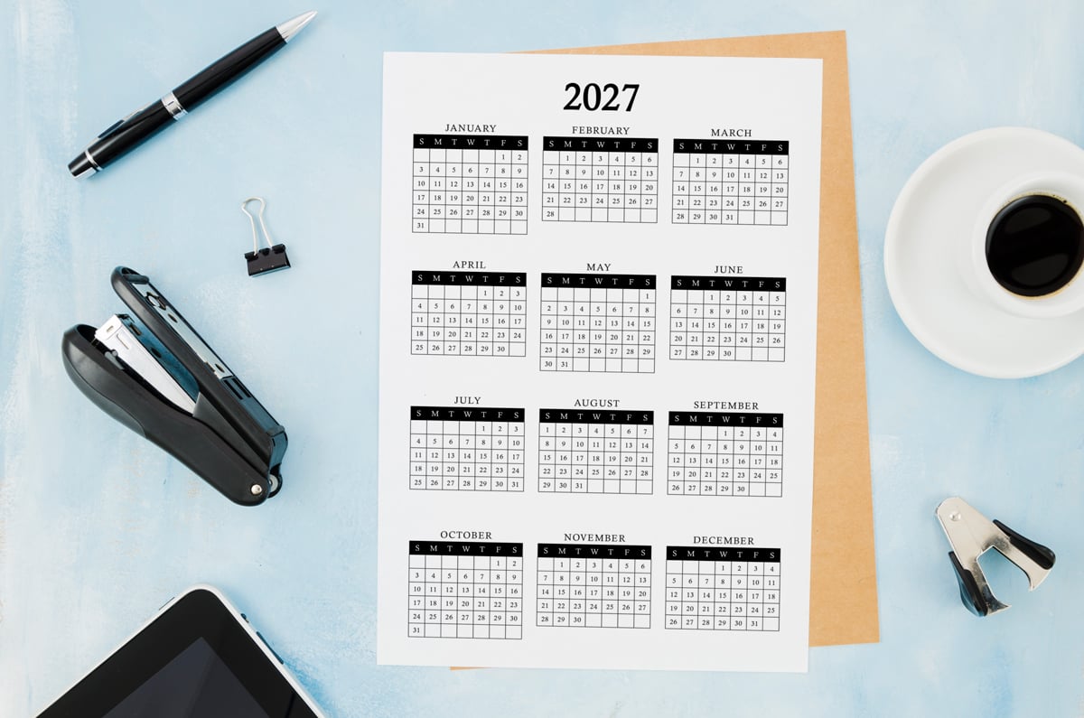 This image shows a 2027 free printable year at a glance calendar you can get for free in this blog post.