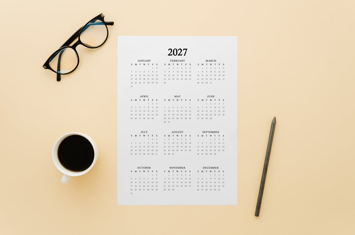 This image shows a 2027 free printable year at a glance calendar you can get for free in this blog post.