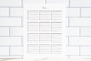 Printable weekly to-do list grouped by days of the week, Monday through weekend.